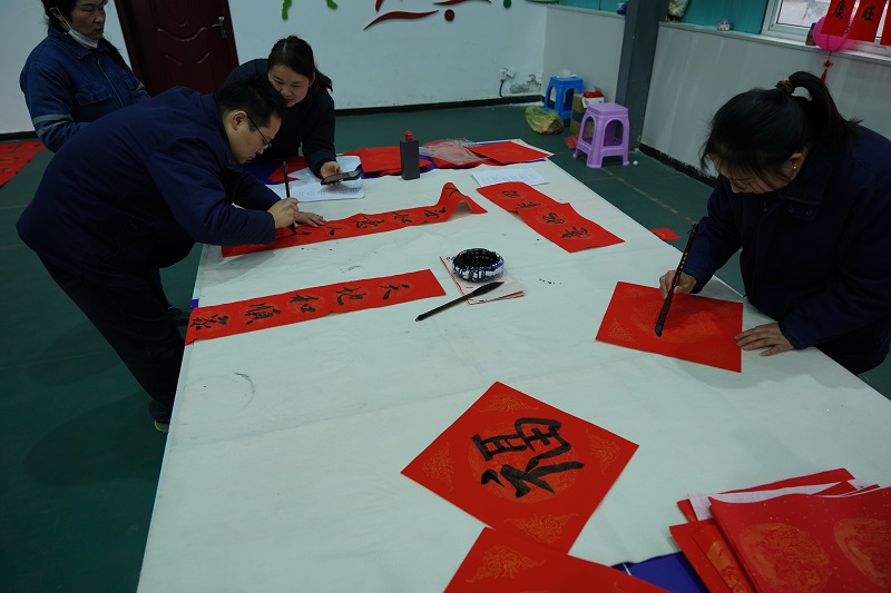 福利滿滿迎新春 工會(huì)關(guān)懷暖人心 ——賽柯瑞思公司工會(huì)開展“墨香迎蛇年，春聯(lián)送福來”活動(dòng)